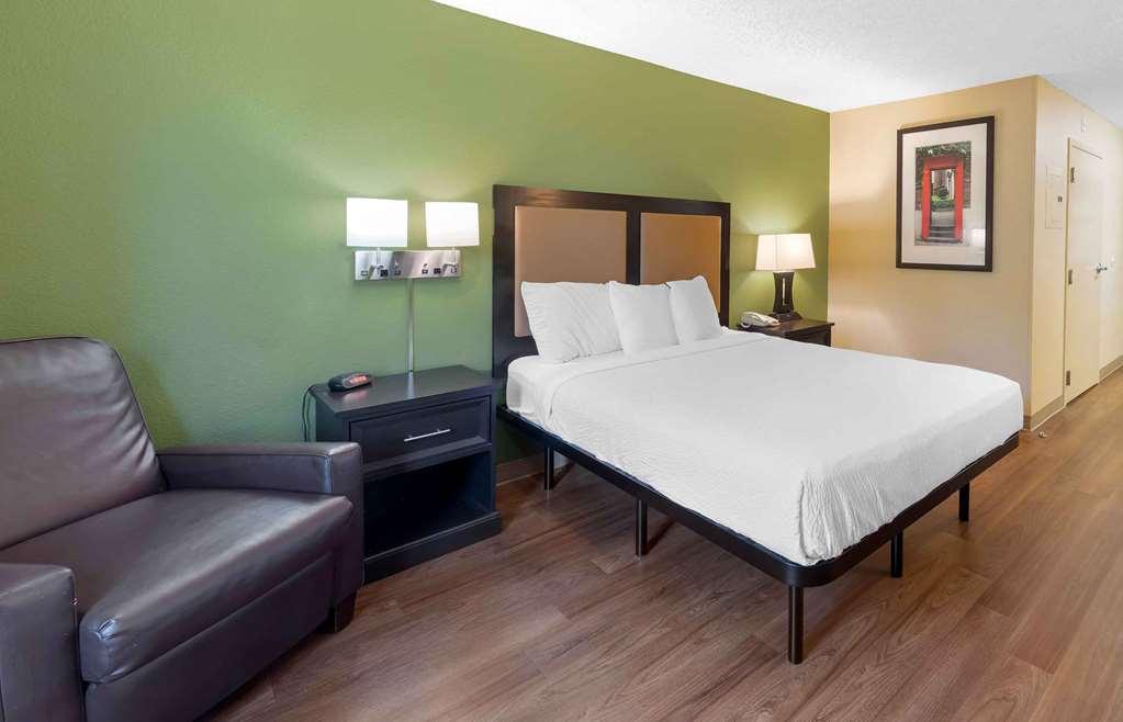 Extended Stay America Select Suites - Raleigh - Cary - Regency Parkway South Δωμάτιο φωτογραφία