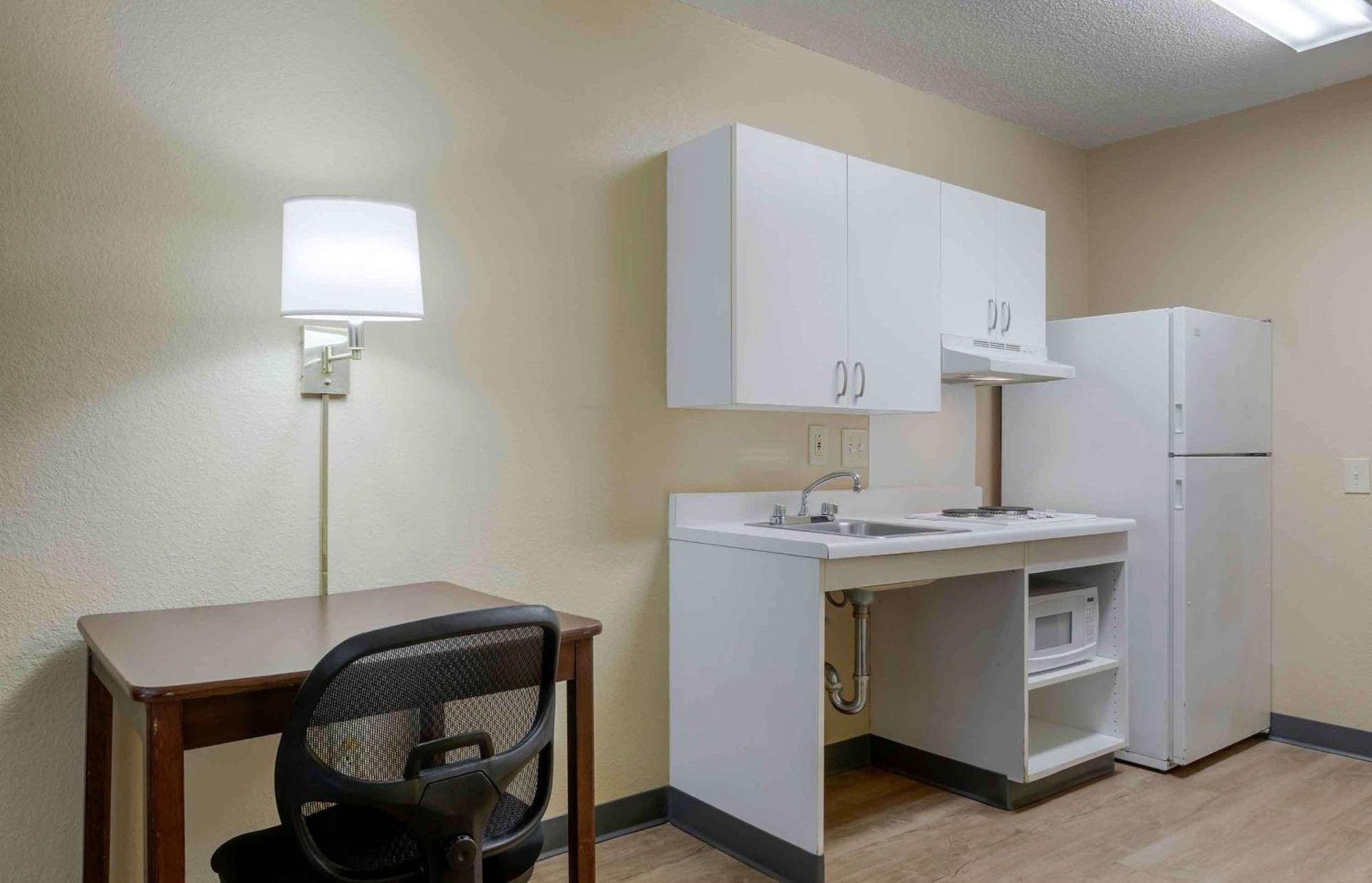 Extended Stay America Select Suites - Raleigh - Cary - Regency Parkway South Εξωτερικό φωτογραφία