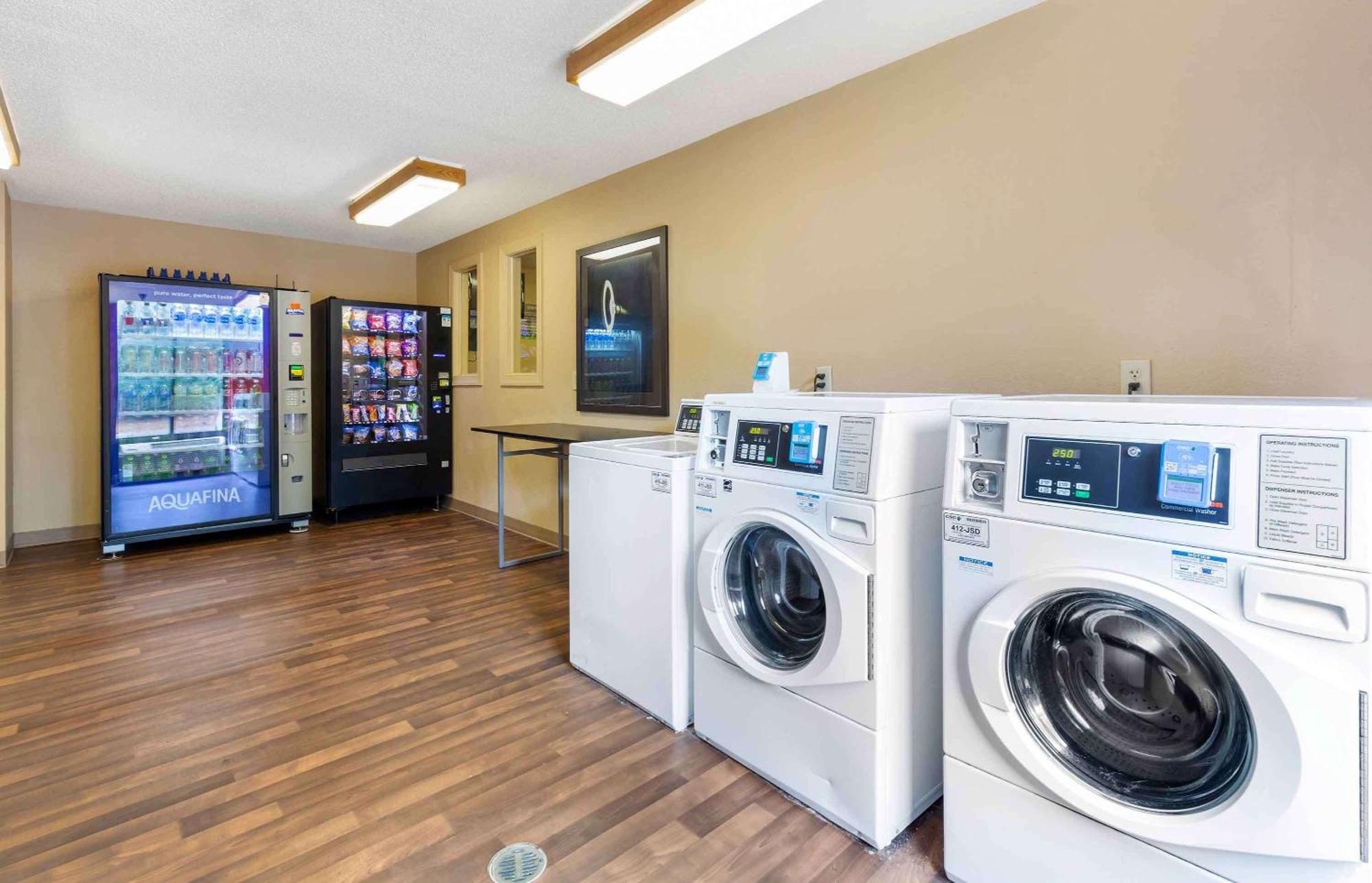 Extended Stay America Select Suites - Raleigh - Cary - Regency Parkway South Εξωτερικό φωτογραφία