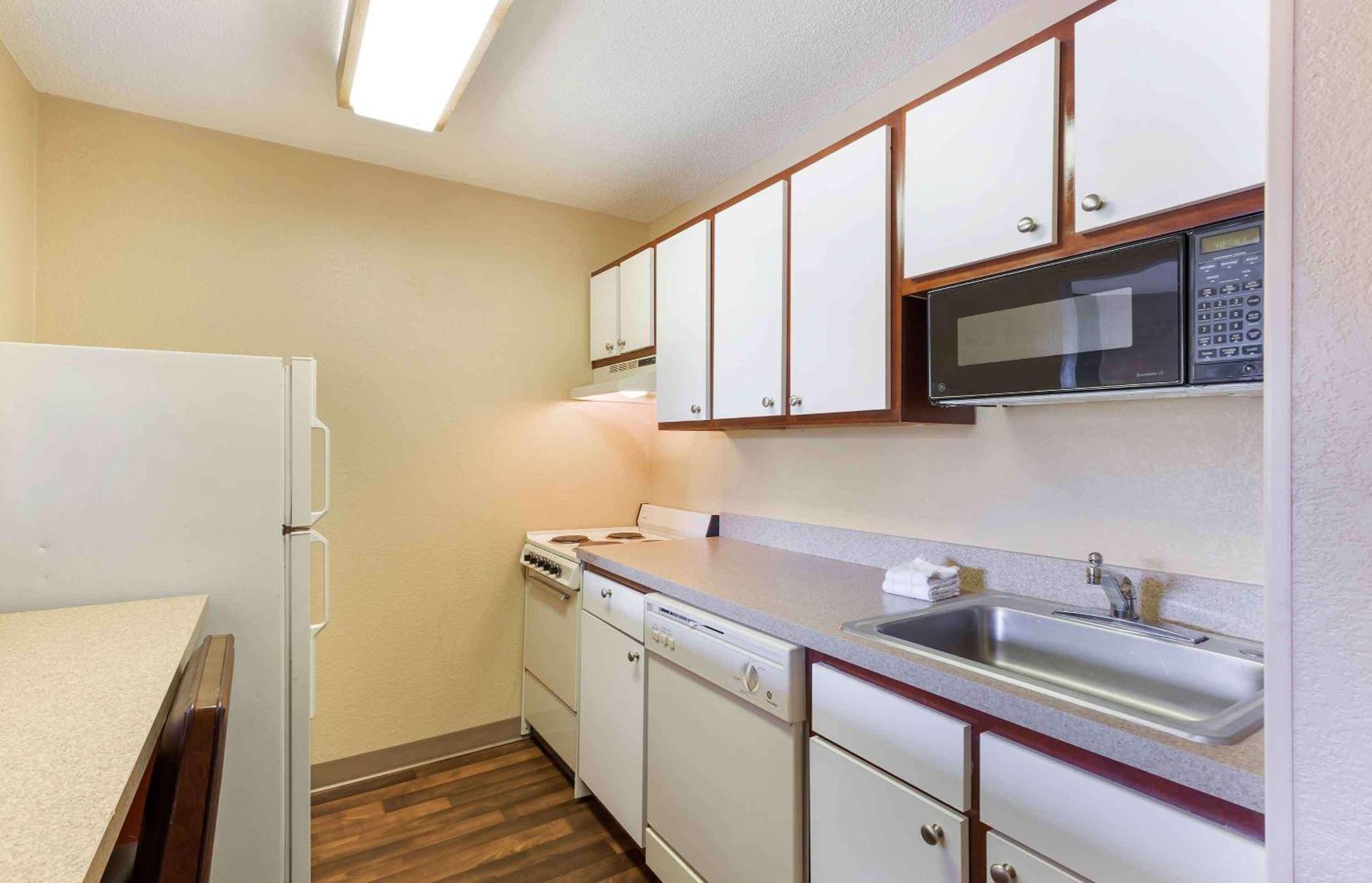 Extended Stay America Select Suites - Raleigh - Cary - Regency Parkway South Εξωτερικό φωτογραφία