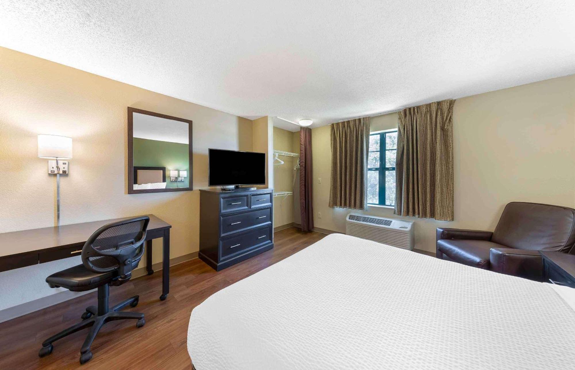 Extended Stay America Select Suites - Raleigh - Cary - Regency Parkway South Εξωτερικό φωτογραφία